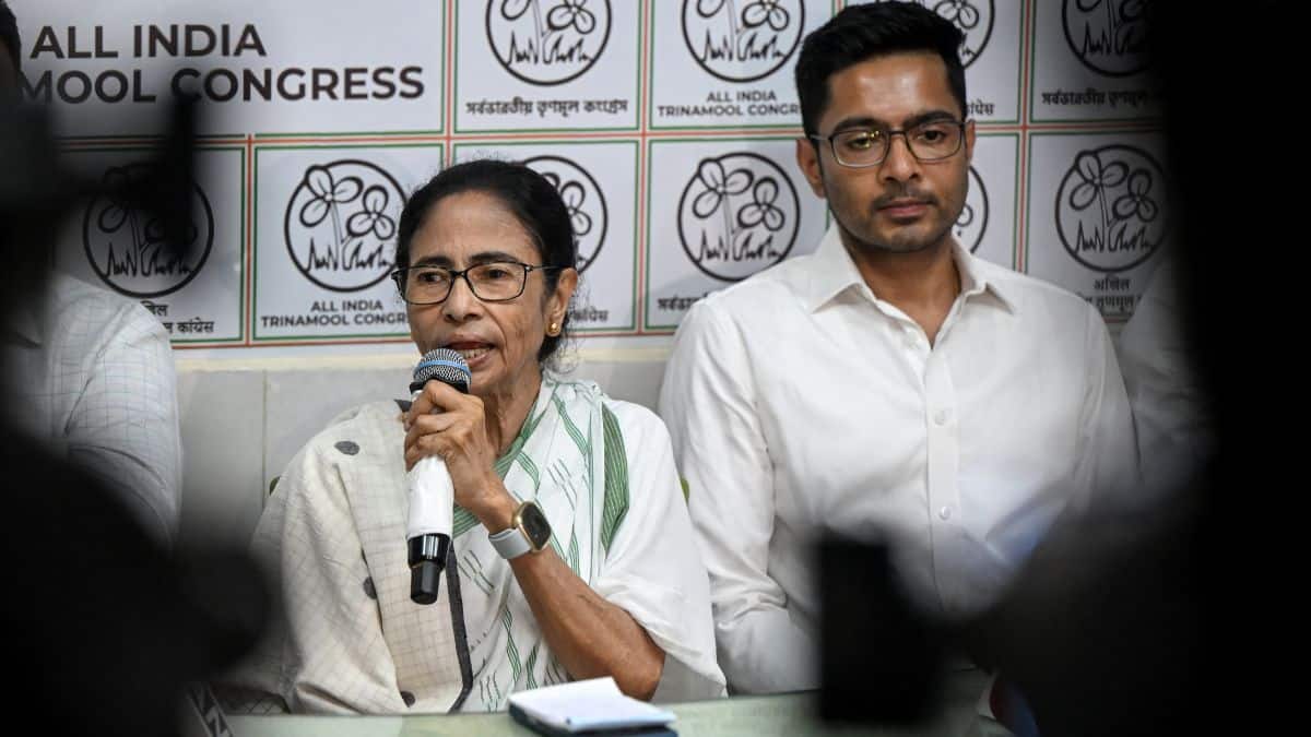 Will 'rebel' TMC MLAs split Mamata Banerjee's party? – Firstpost