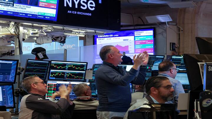 Gold climbs over 1% after oil slump as markets react to new US-Iran ceasefire pact Gold climbs over 1% after oil slump as markets react to new US-Iran ceasefire pact