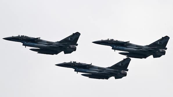 Bangladesh moves to buy 24 Chinese J-10CE fighter jets amid deepening  defence ties with Beijing – Firstpost