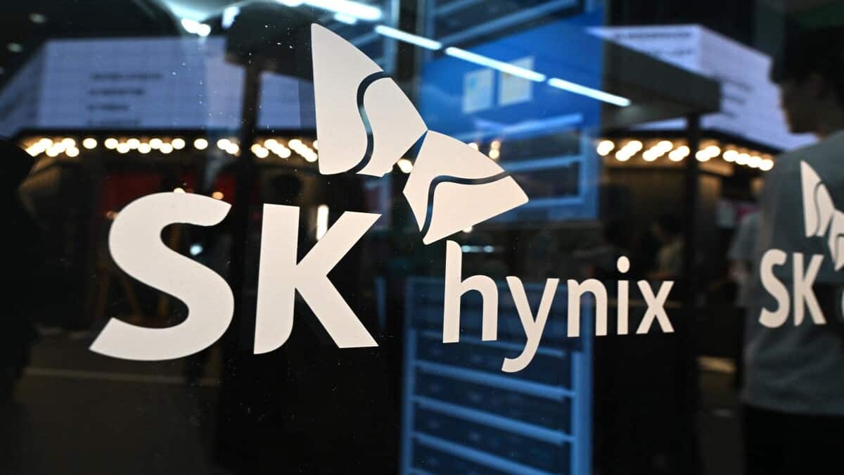 SK Hynix shares surge 13% as AI optimism and easing US inflation reignite chip rally