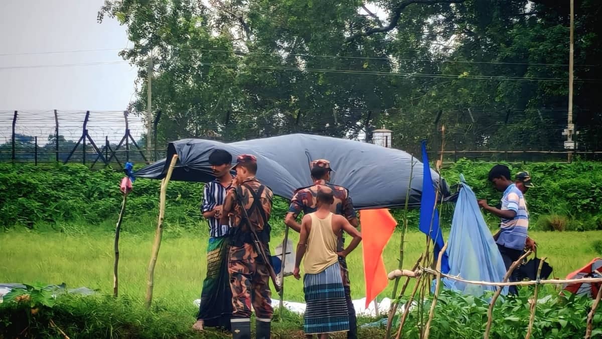 Bangladesh accepts family stranded in border no-man's land after five-day standoff