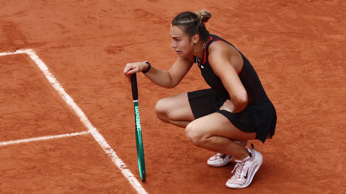 Top-seeded Aryna Sabalenka falls to Diana Shnaider in dramatic French Open quarter-final upset