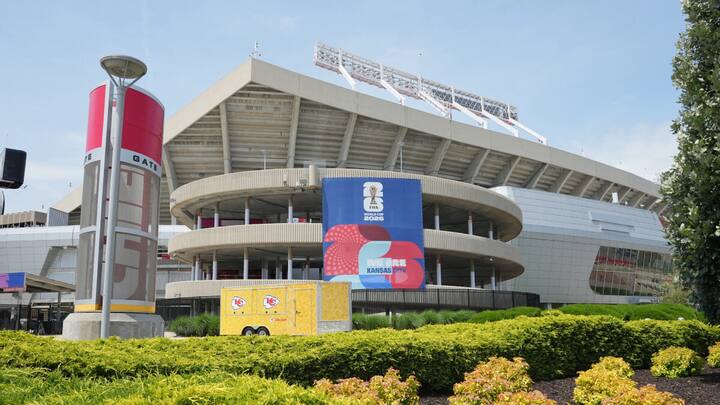 FIFA's sudden ban on reusable bottles at World Cup venues triggers outrage: 'Truly appalling, disgusting' FIFA's sudden ban on reusable bottles at World Cup venues triggers outrage: 'Truly appalling, disgusting'