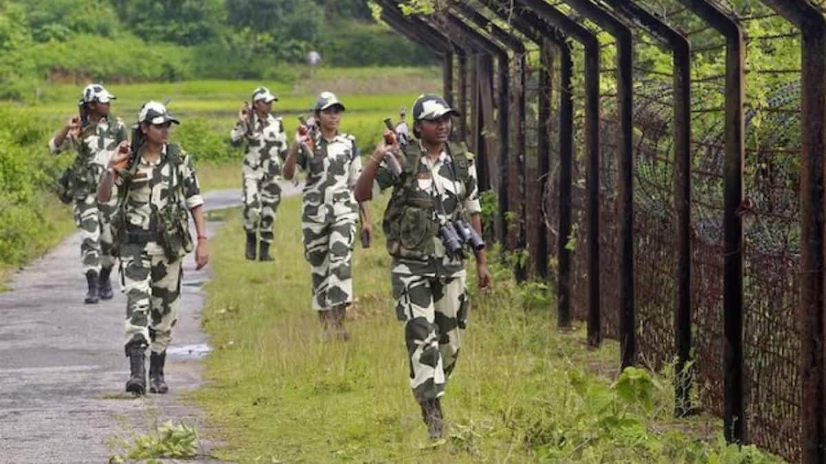 Bangladesh border officials accept citizen after 20 hours