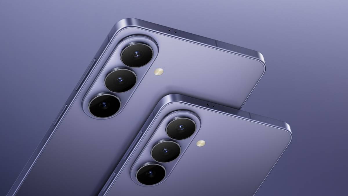 Photo: firstpost.com Global smartphone shipments hit 13-year Q2 low amid memory chip crunch: Report