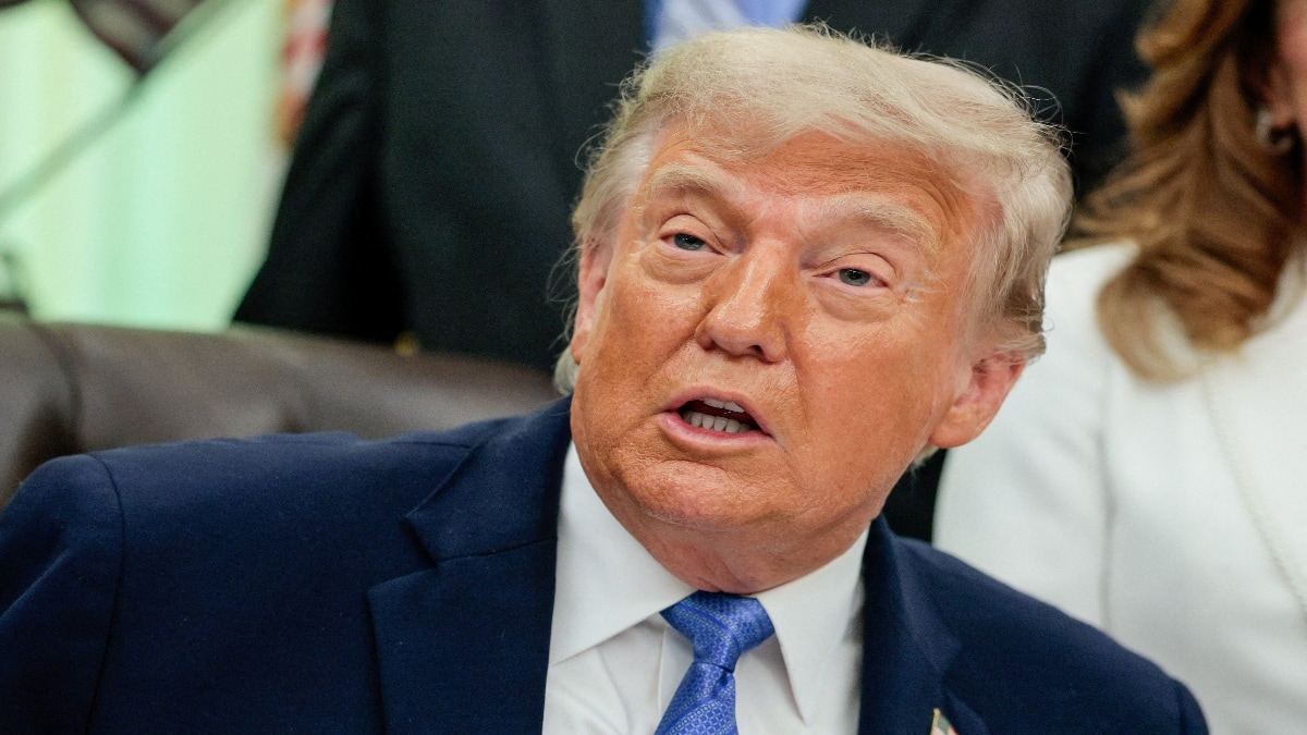 Trump says US will hit Iran 'very hard tonight', signals pla
