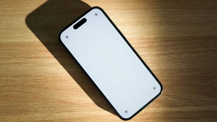 That tiny hole near your phone camera has a bigger role than you think That tiny hole near your phone camera has a bigger role than you think
