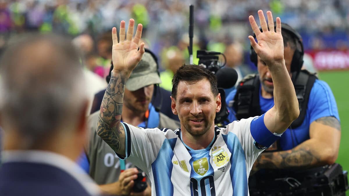 Stop and sing: Argentina's unusual plan to celebrate Lionel Messi's 39th  birthday – Firstpost