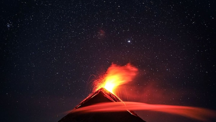 Why Iceland is known as the land of volcanoes Why Iceland is known as the land of volcanoes