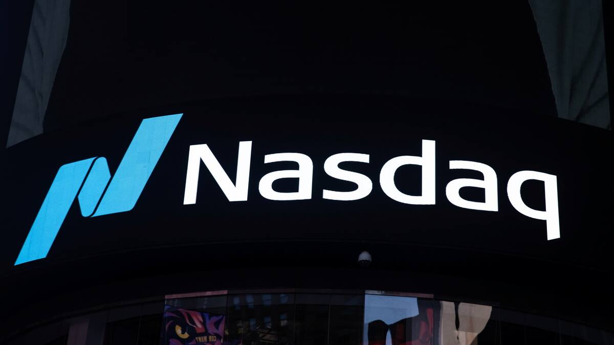 Fed Rate Hold Sparks Wall Street, Nasdaq 100 Falls 11%