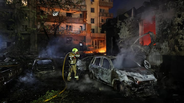 Russia launches massive attack on Kyiv after deadly Ukrainian strikes on warehouses Russia launches massive attack on Kyiv after deadly Ukrainian strikes on warehouses