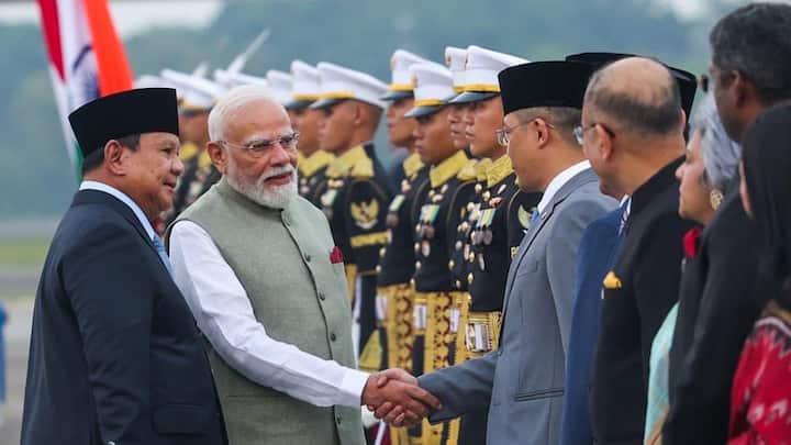Weekly Defence Dispatch: India's biggest Southeast Asia defence deal, Agnipath overhaul, China's new submarine missile and more Weekly Defence Dispatch: India's biggest Southeast Asia defence deal, Agnipath overhaul, China's new submarine missile and more