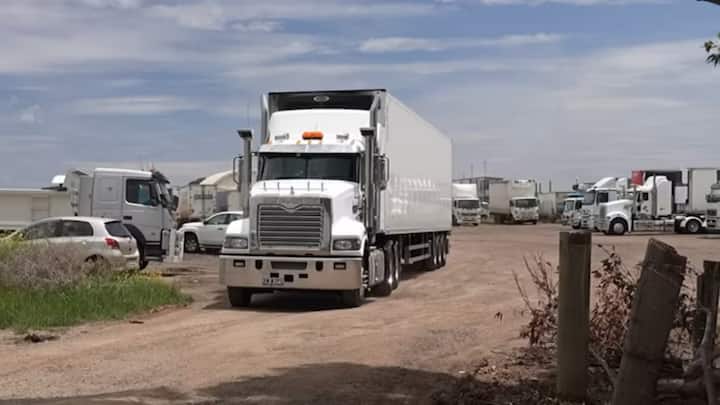 'A good Indian is a dead Indian': Radio recordings reveal racism against migrant truck drivers in Australia 'A good Indian is a dead Indian': Radio recordings reveal racism against migrant truck drivers in Australia