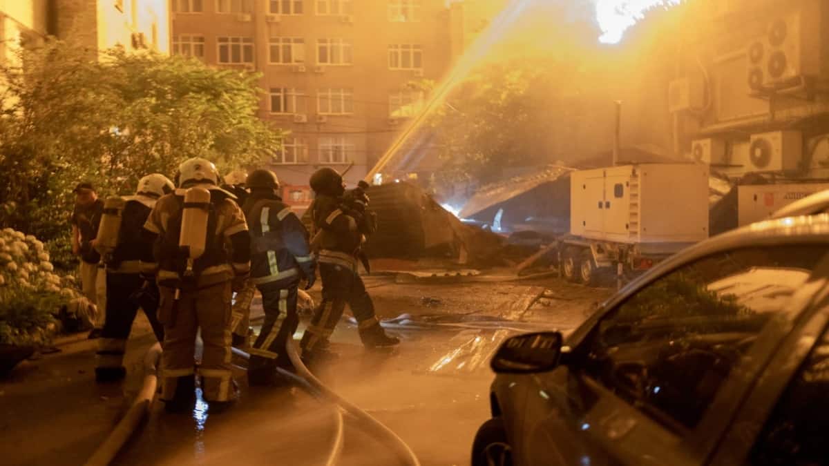 Russian bomb attack kills 4 in northern Ukraine as hostilities intensify
