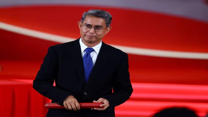 Singapore minister resigns over 'online interaction with a woman', PM Office says Singapore minister resigns over 'online interaction with a woman', PM Office says