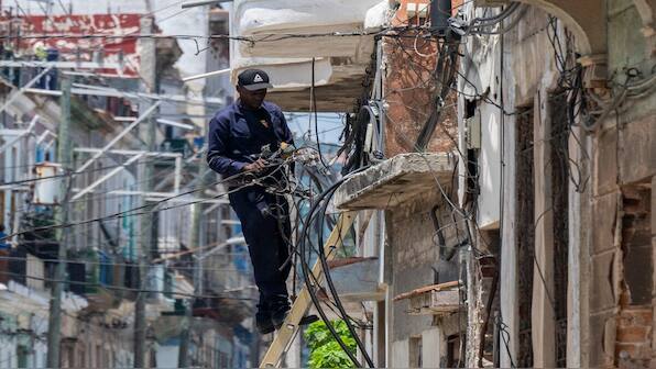 Heat dome and storms test US power grid as 373,000 customers remain ...