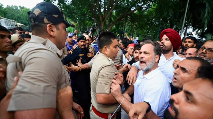 Rahul Gandhi, Kharge lead protest near PM residence; Centre says Parliament discussion was offered Rahul Gandhi, Kharge lead protest near PM residence; Centre says Parliament discussion was offered