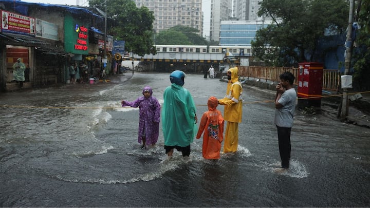If it’s pouring in Mumbai, why don’t the lakes always fill up? If it’s pouring in Mumbai, why don’t the lakes always fill up?