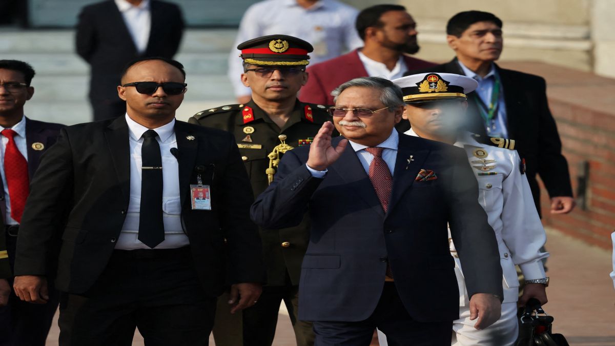 Rücktritt des Präsidenten von Bangladesch: Hat ein Telefonat mit Sheikh ...