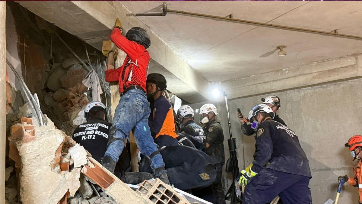 Venezuela buries over 150 unidentified earthquake victims as death toll climbs to 3,342