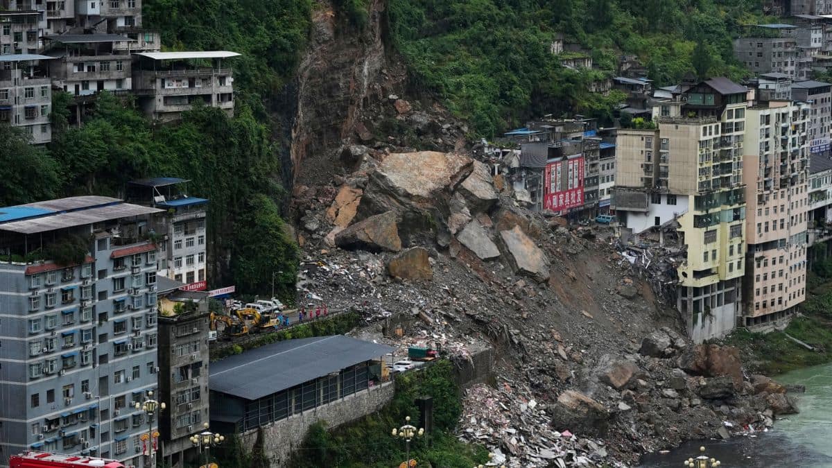 China landslide death toll rises to 41 after rescuers recover 30 bodies