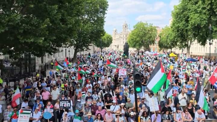 Pro-Palestine protesters in London call on new UK PM to act on Gaza Pro-Palestine protesters in London call on new UK PM to act on Gaza
