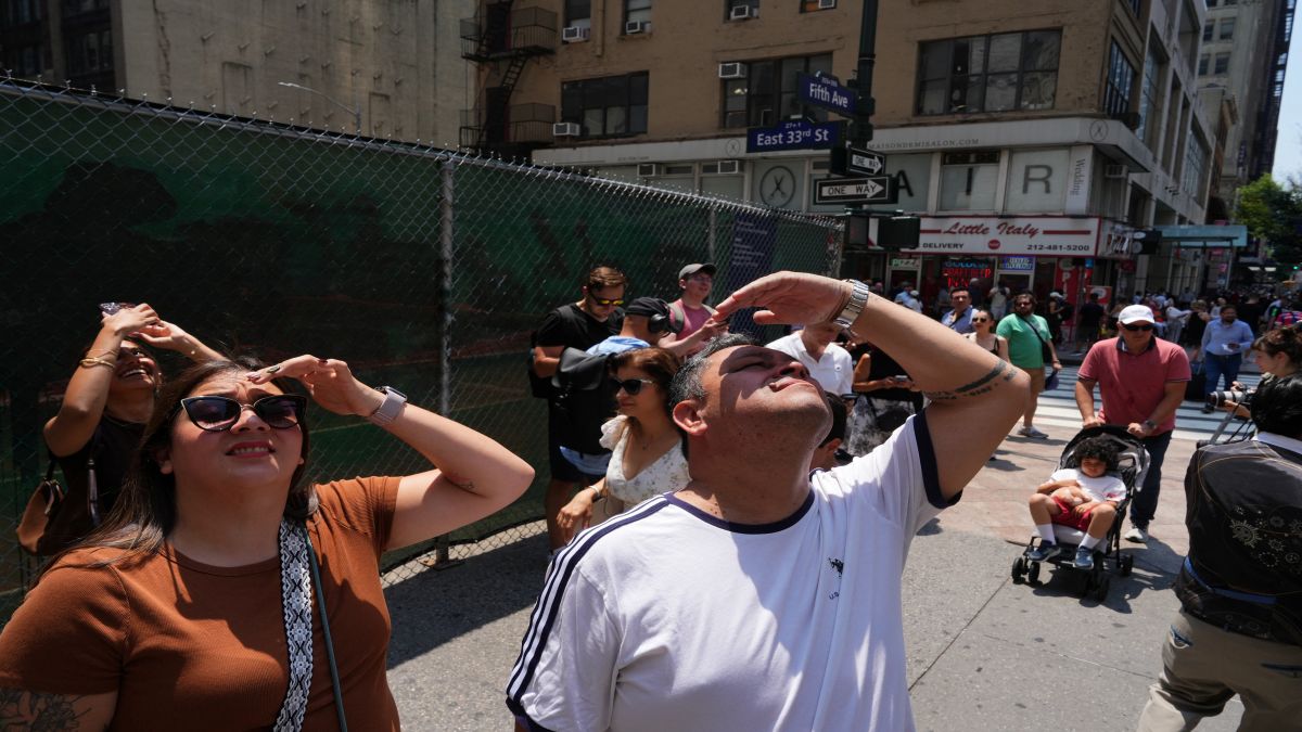 Empire State Building proposal: Who is the Russian couple arrested for