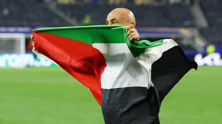 Egypt coach waves Palestine flag after team qualifies for World Cup Round of 16: 'My heart and soul are with them' Egypt coach waves Palestine flag after team qualifies for World Cup Round of 16: 'My heart and soul are with them'