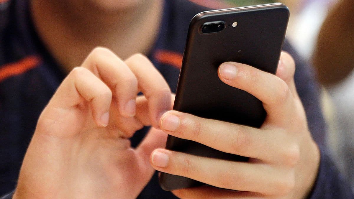Smartphone Use May Cause 'Texting Thumb' Pain