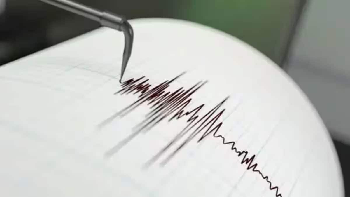 Second major quake hits Indonesia in a day as 7.7 magnitude tremor leaves 38 dead