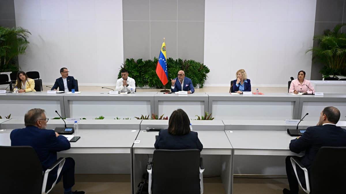 Venezuela begins US-backed transition talks in Caracas