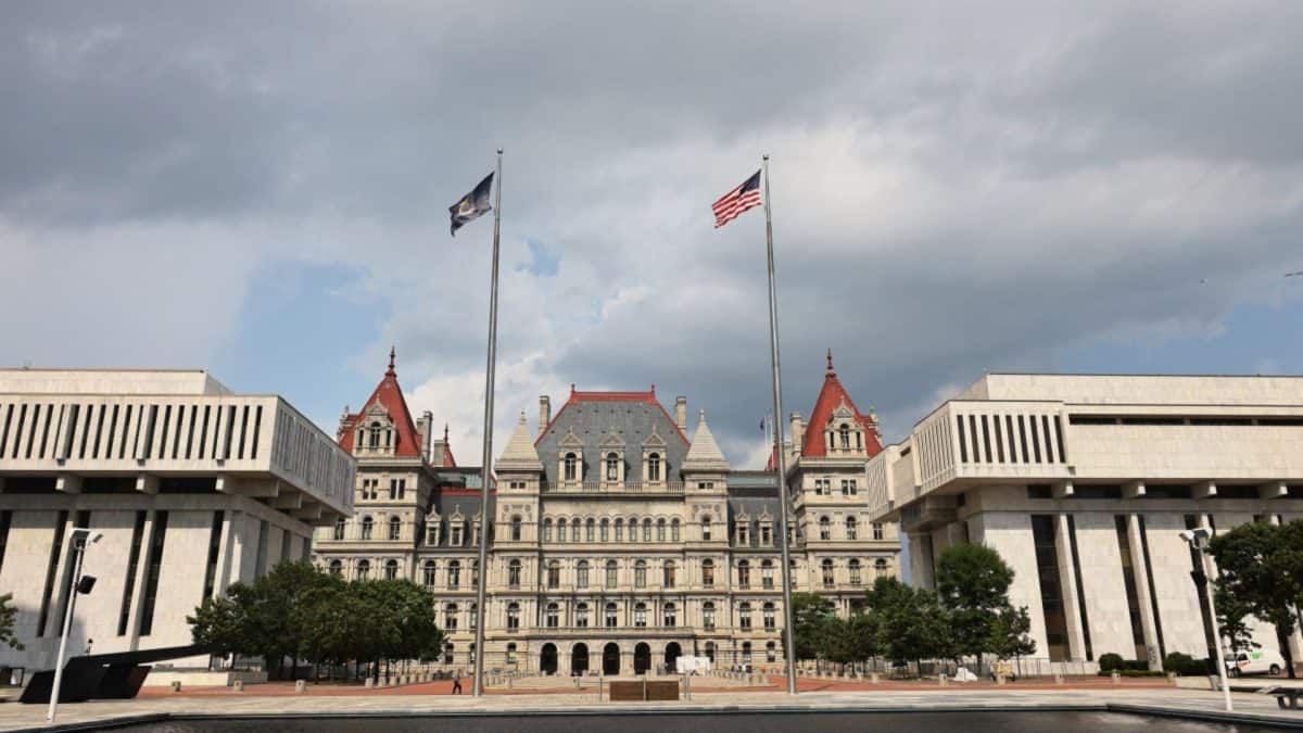 US charges woman over alleged IS-linked plot to blow up New York State Capitol