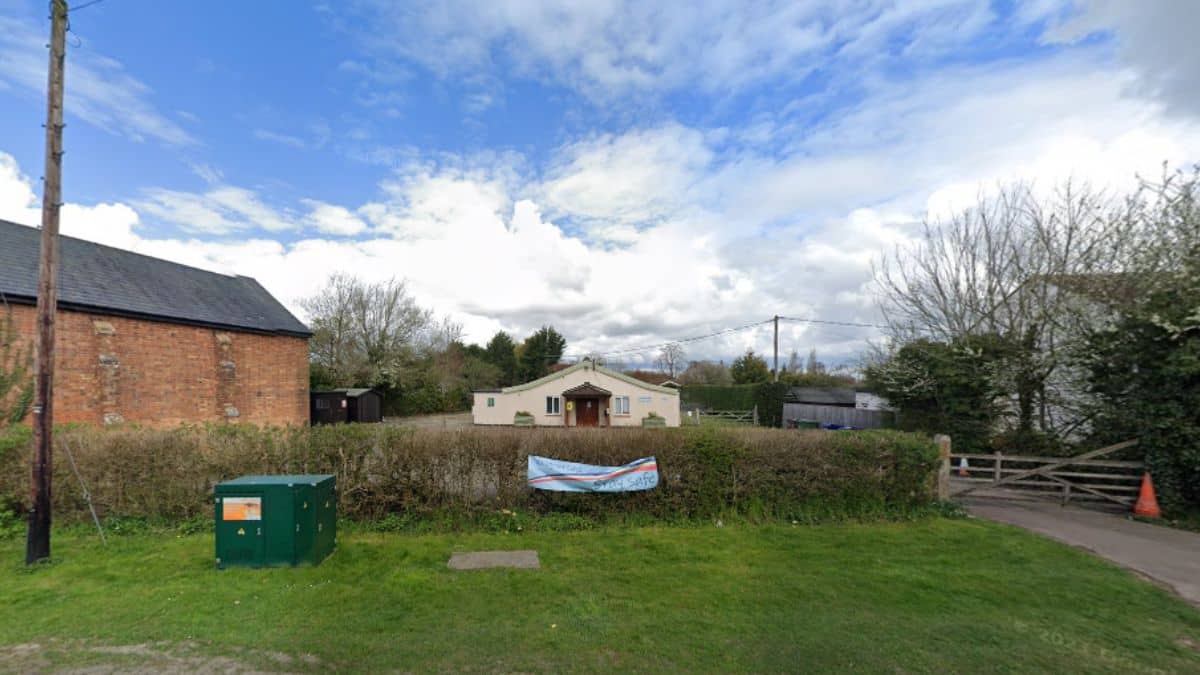 Village votes to leave UK in protest against housing migrants in nearby barracks
