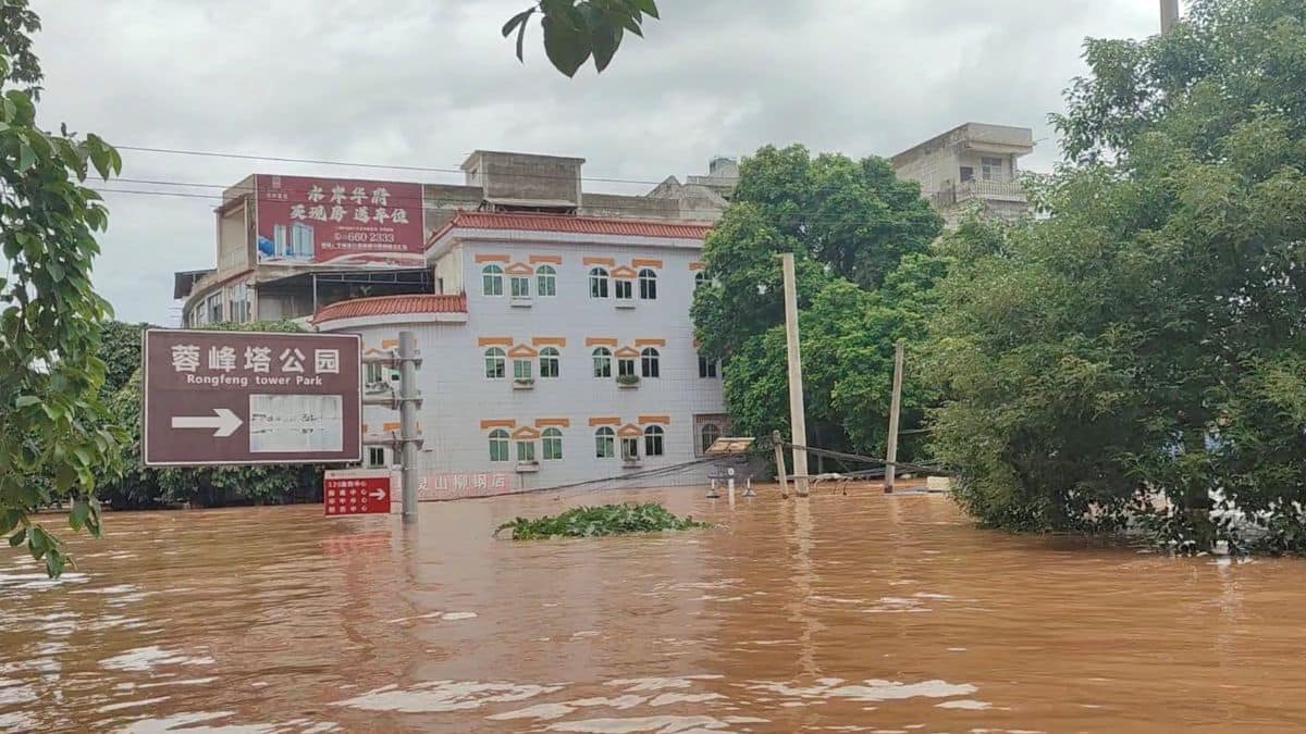 China mudslide kills one, leaves 11 missing after torrential rain