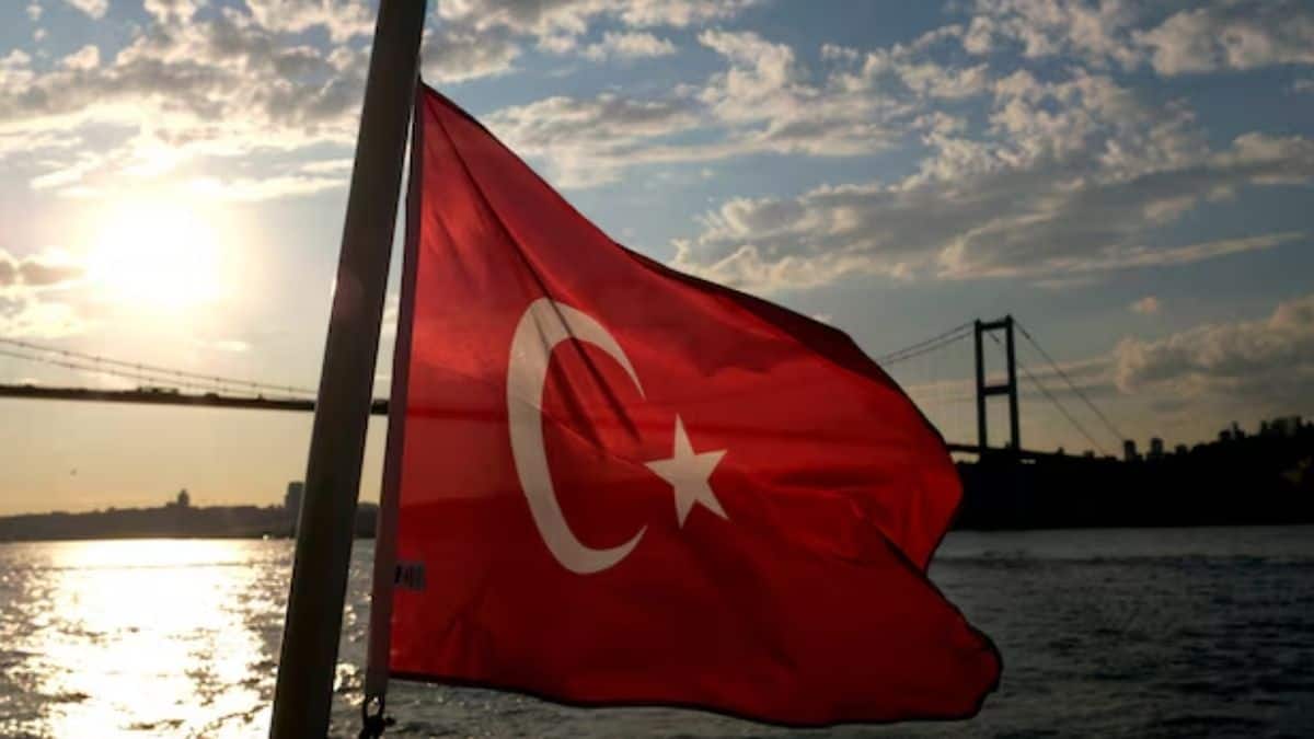 Turkey-Somalia forces free hijacked vessel, kill 14 pirates in 10-day operation