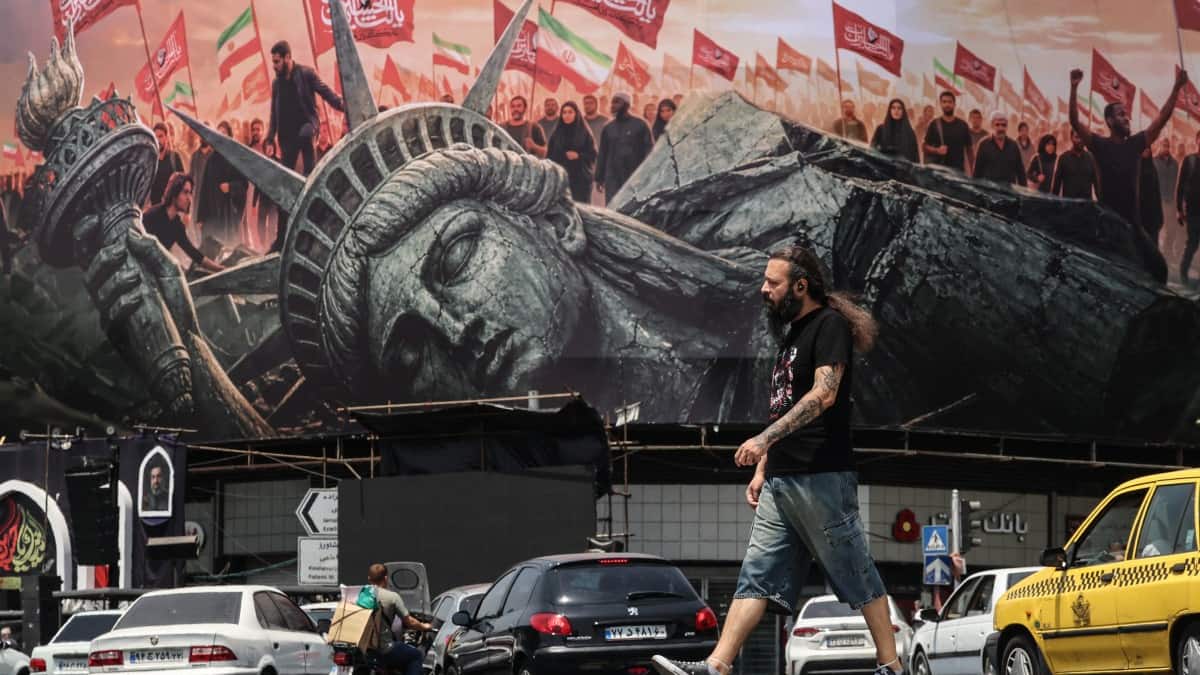 Iran's IRGC strikes US bases in Jordan after US attack on Larak Island; IRGC warns of 'response and punishment' as Trump administration shifts to economic pressure