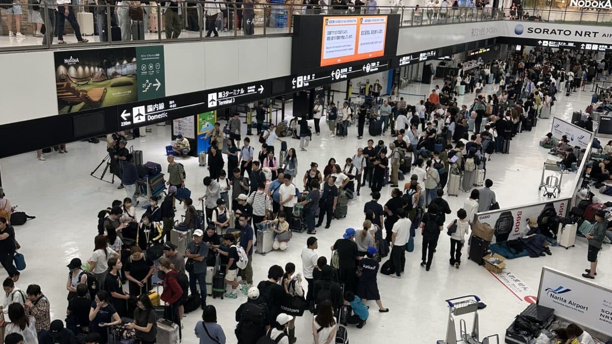 Japan: Record downpours kill 8, strand 7,000 at Narita Airport