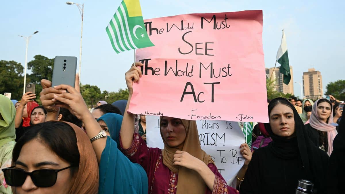 Are Pakistan’s new media rules a way to silence the press amid PoK ...