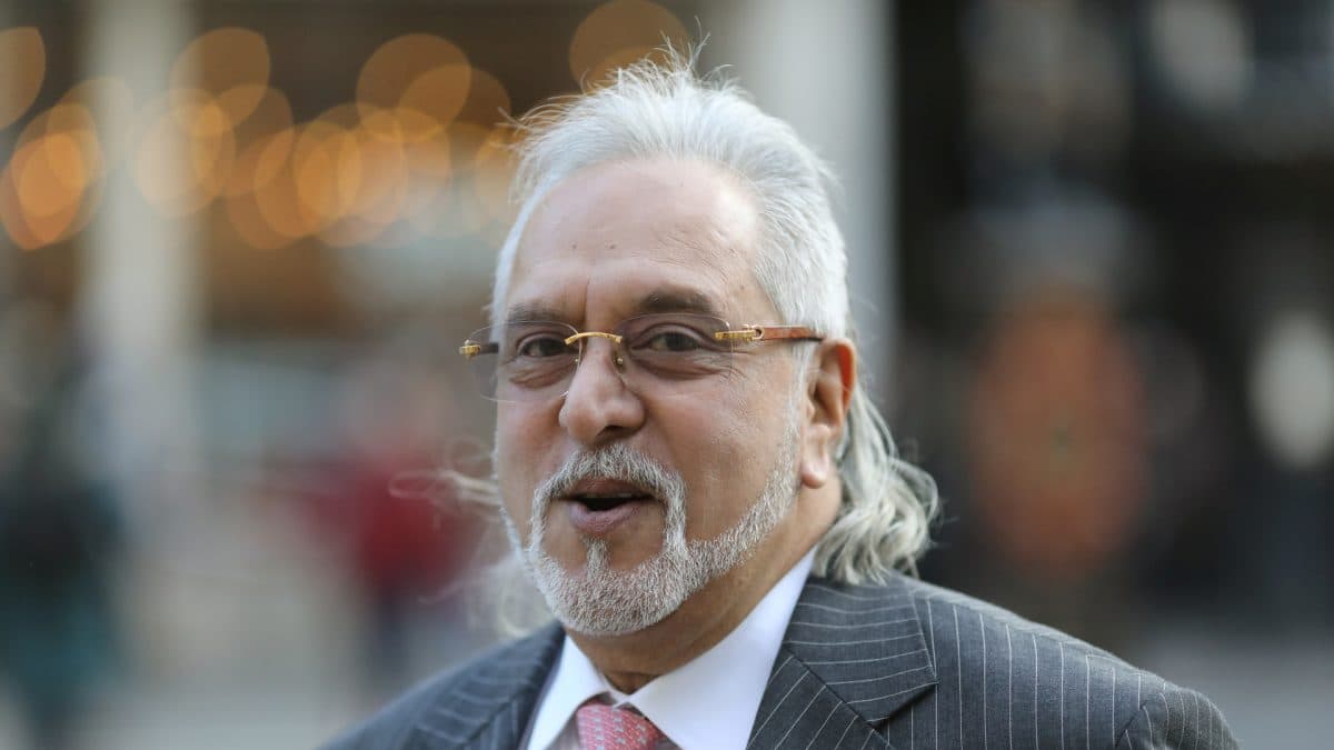 Vijay Mallya rejects âbhagodaâ tag, says he is 'legally prohibited' from leaving UK