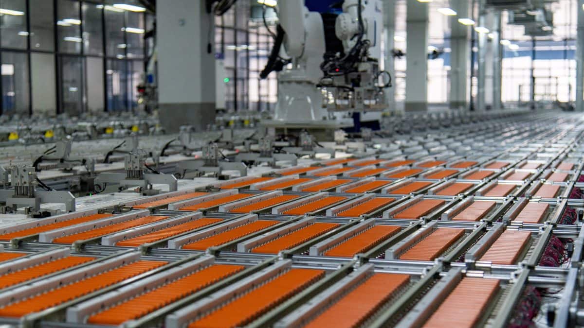 China Pauses New Battery Storage Factory Approvals Amid Overcapacity