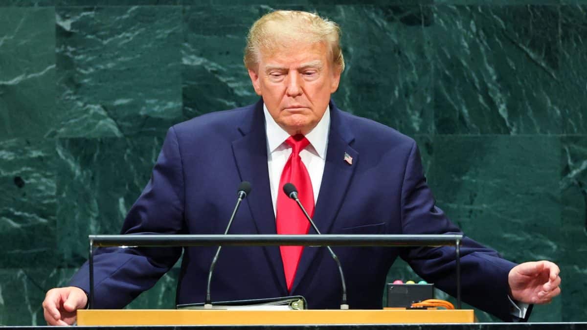 Trump Weighs Military Action or Deal as Iran Awaits Response