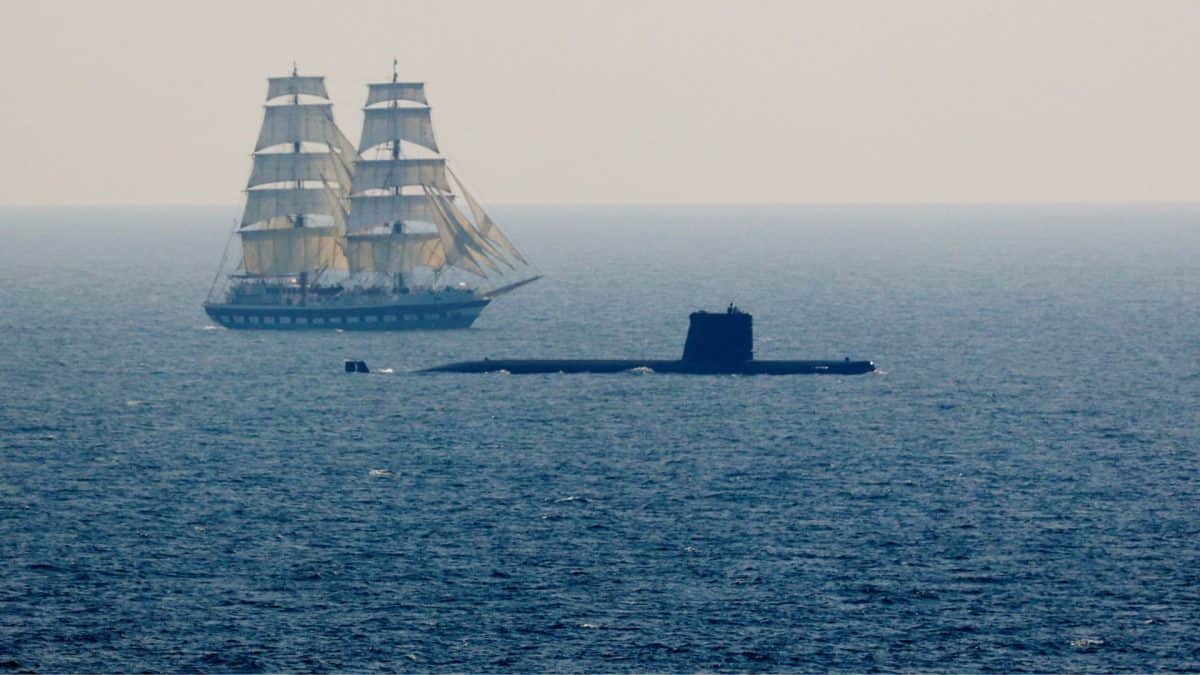 Pakistan’s Hangor submarine conducts live weapon firing in Arabian Sea: ...