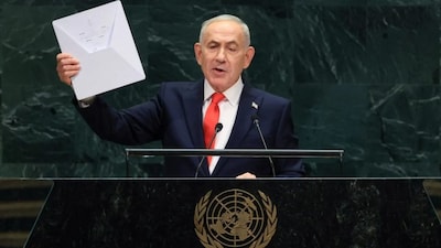 Israeli Prime Minister Benjamin Netanyahu displays a Starlink device as he addresses the 81st United Nations General Assembly at UN headquarters in New York on September 24, 2026. (Photo- AFP)
