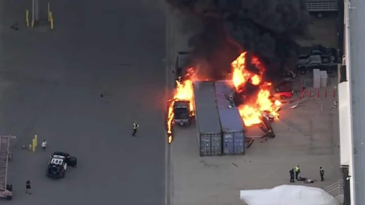 Los Angeles news helicopter crashes while covering fatal SUV, Metro bus collision | Video