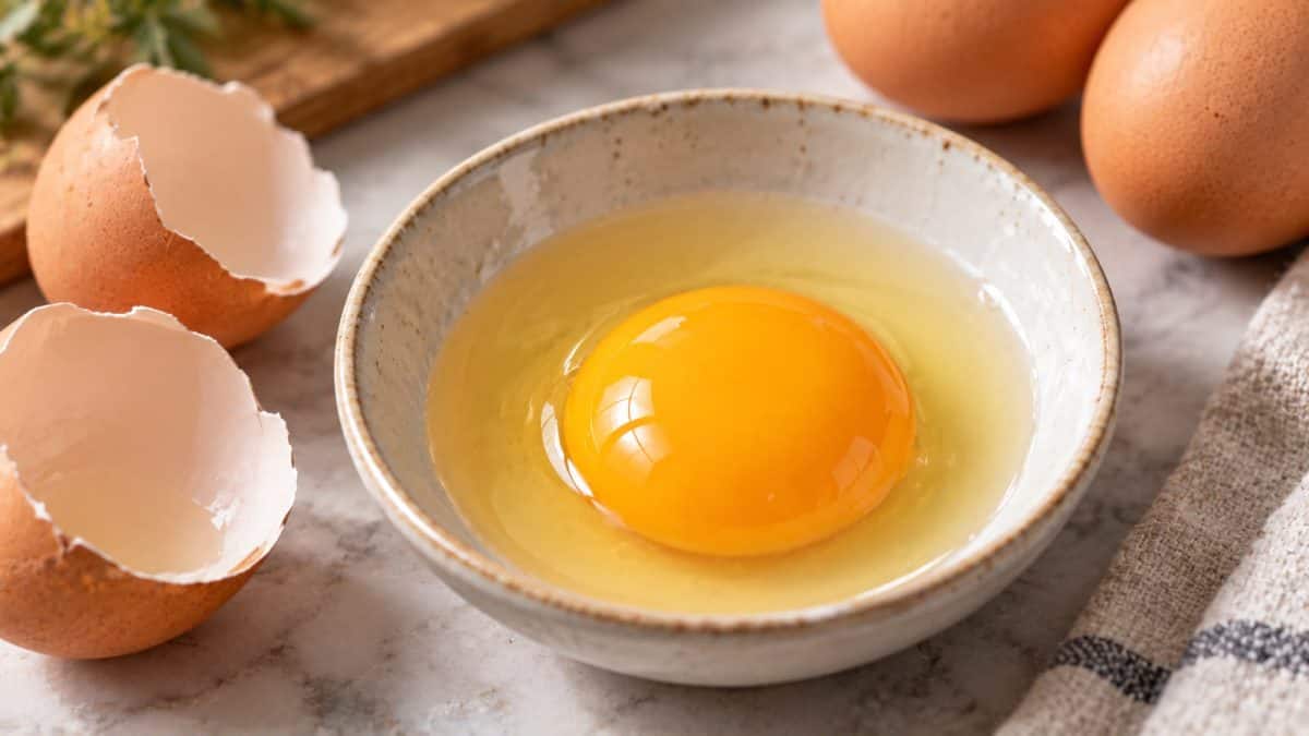 Doctor Explains Why Egg Yolks Aren’t Automatically Heart-Damaging
