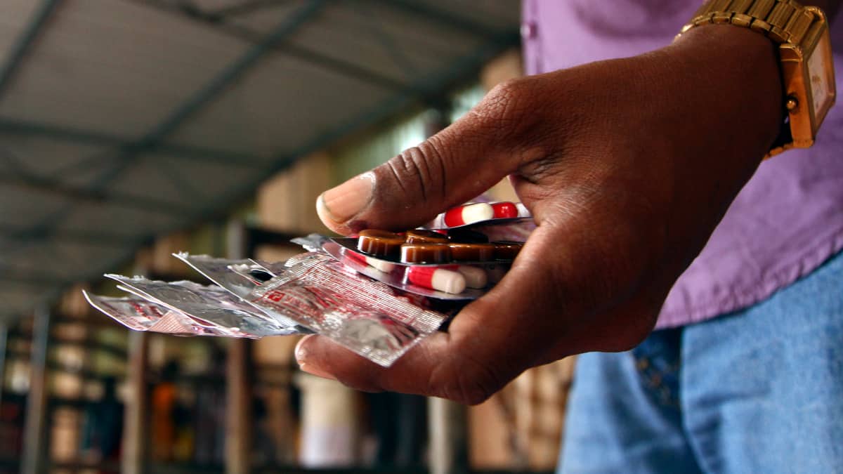 India's Drug Regulator Warns Against Indiscriminate Painkiller, Antibiotic Use