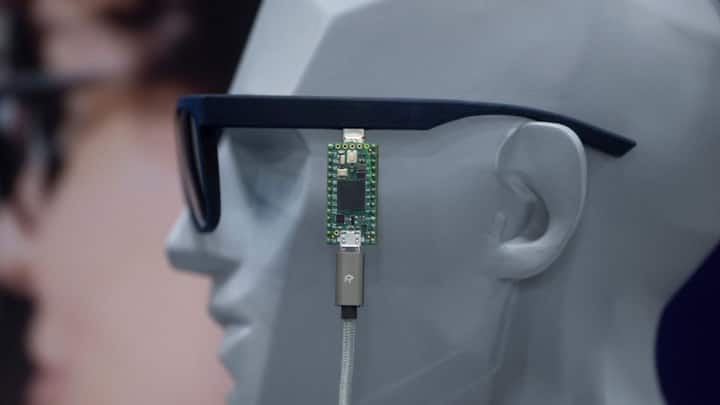 Bionic eyes could restore lost vision and even offer night vision: How ...