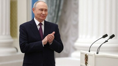 In this pool photograph distributed by Sputnik, Russian President Vladimir Putin hosts a ceremony to present state awards to mentors and teachers of participants in Russia's military action in Ukraine at the Kremlin in Moscow on October 5, 2026. (Photo: Vyacheslav Prokofyev/Pool/AFP)