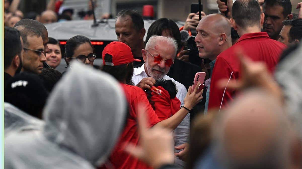 Brazil votes in tight runoff as Lula faces Flavio Bolsonaro