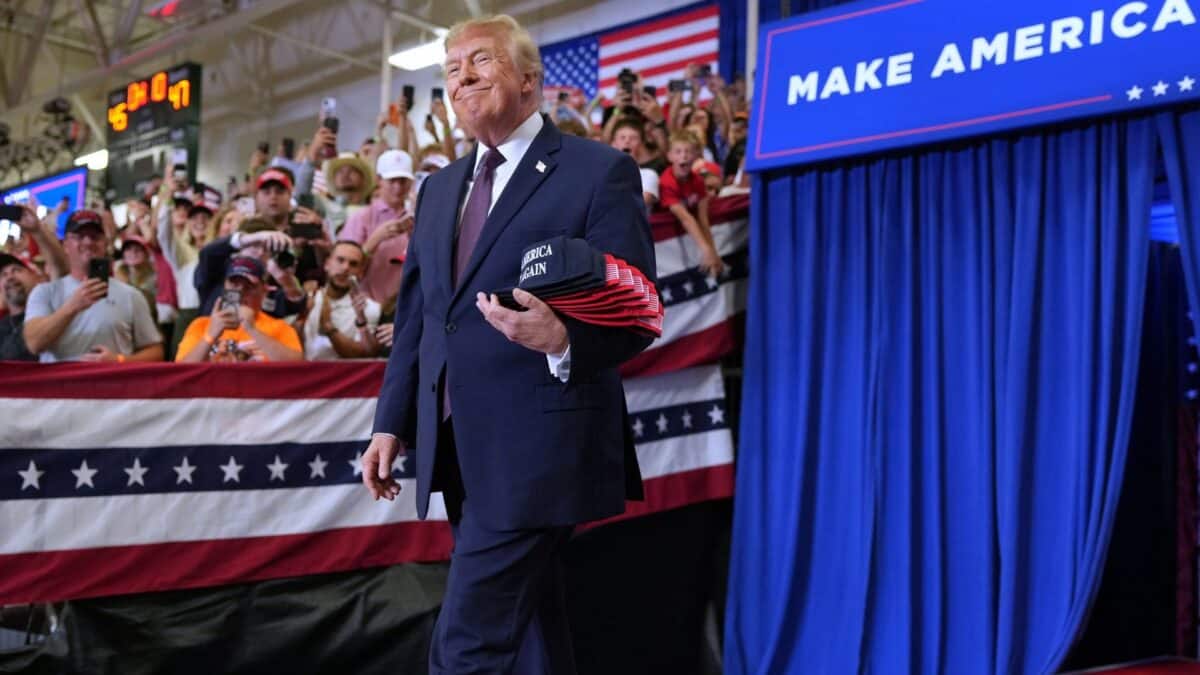 Trump returns to Iowa, Kansas for back-to-back rallies as Republicans seek to retain Senate majority